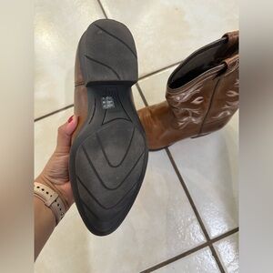 Ariat men boots or women